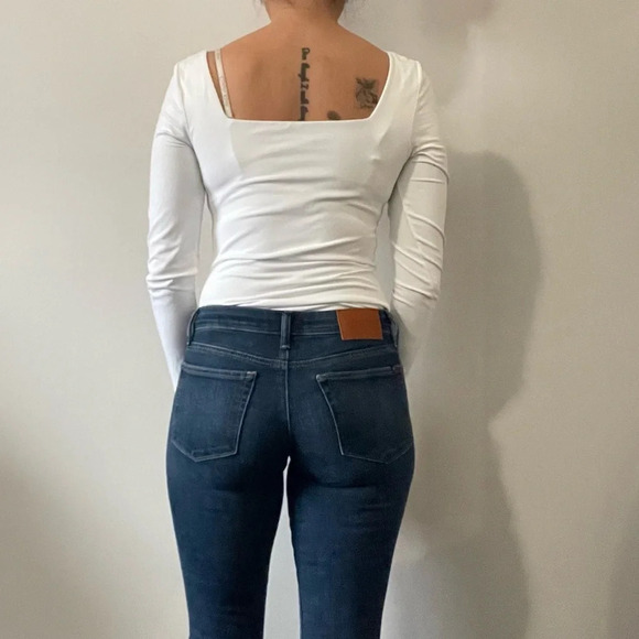 ⚪ Aritzia  Babaton Women’s Contour Squareneck Longsleeve Bodysuit Size Large ⚪ - Picture 2 of 12